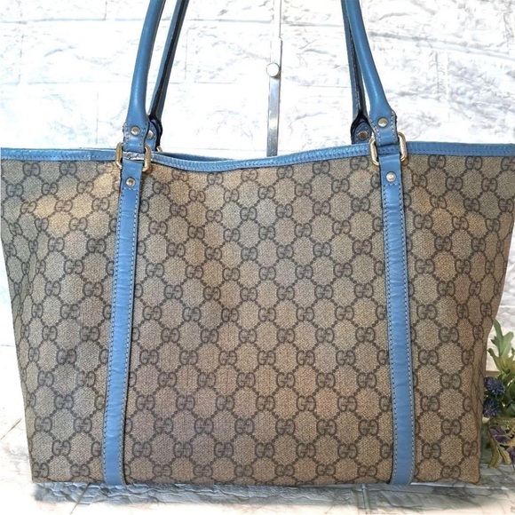 Gucci Handbags - Gucci Tan and Blue Signature Tote Bag
